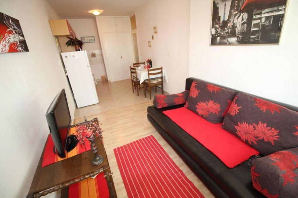 Old City/Beach 13 Minutes Away, Parking, For 4 Split Exterior foto